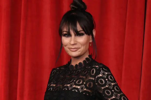 How tall is Lucy Pargeter?